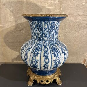 Vaas blauw met wit